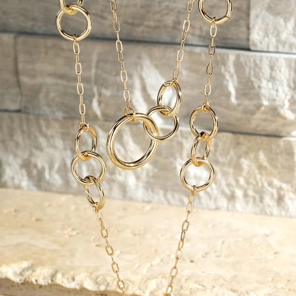 Layered Interlinked Ring Hoop Necklace - Picture 5 of 6